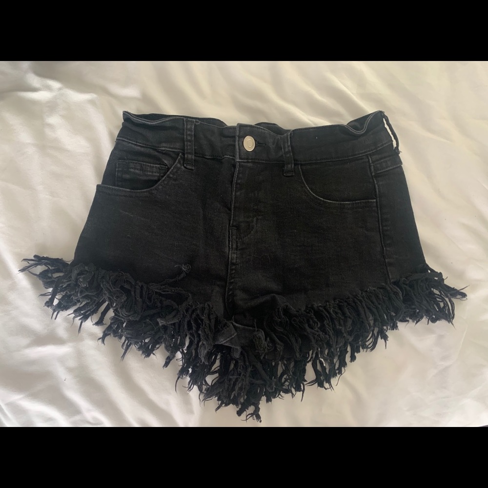 Hi-waisted distressed jean shorts